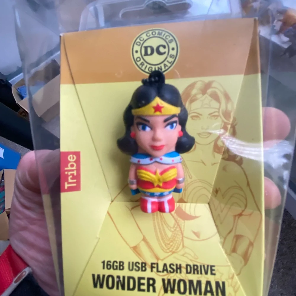 Tribe Original DC Comics Wonder Woman Super Hero 16 GB Flash Drive Stick New